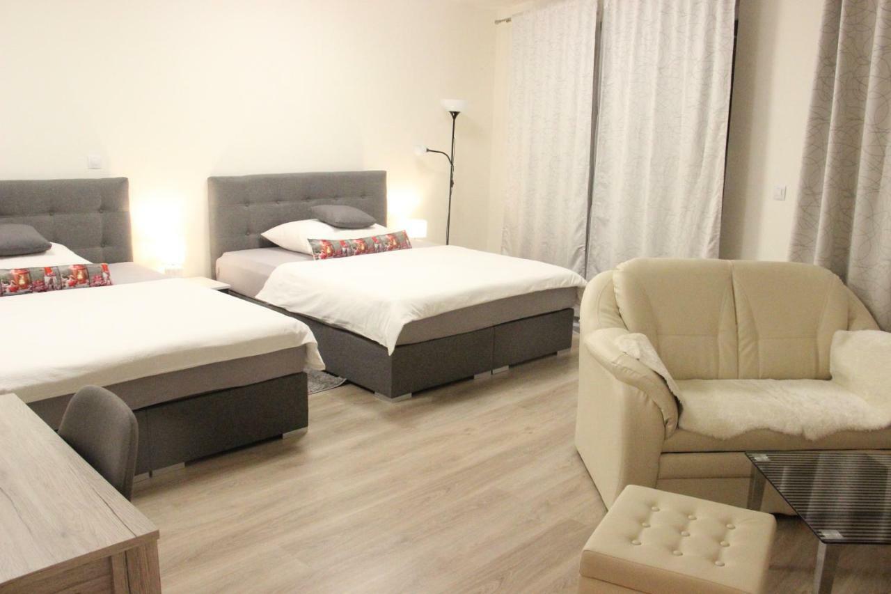 Apartmán H+ Apartman Letiste Prague